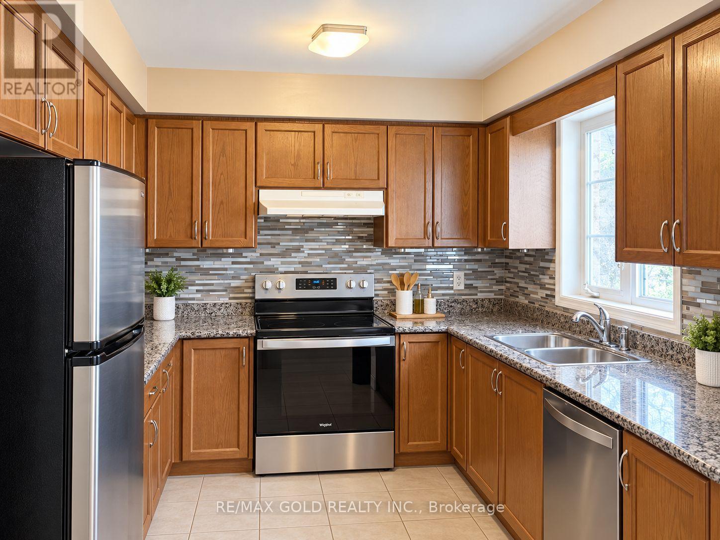 1058 Felicity Drive, Mississauga, Ontario  L5V 0B2 - Photo 7 - W14096040