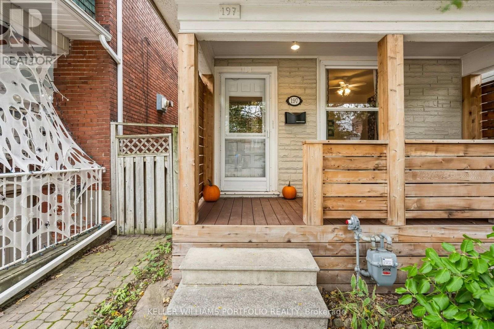 197 Yarmouth Road, Toronto, Ontario  M6G 1X5 - Photo 2 - W14096054