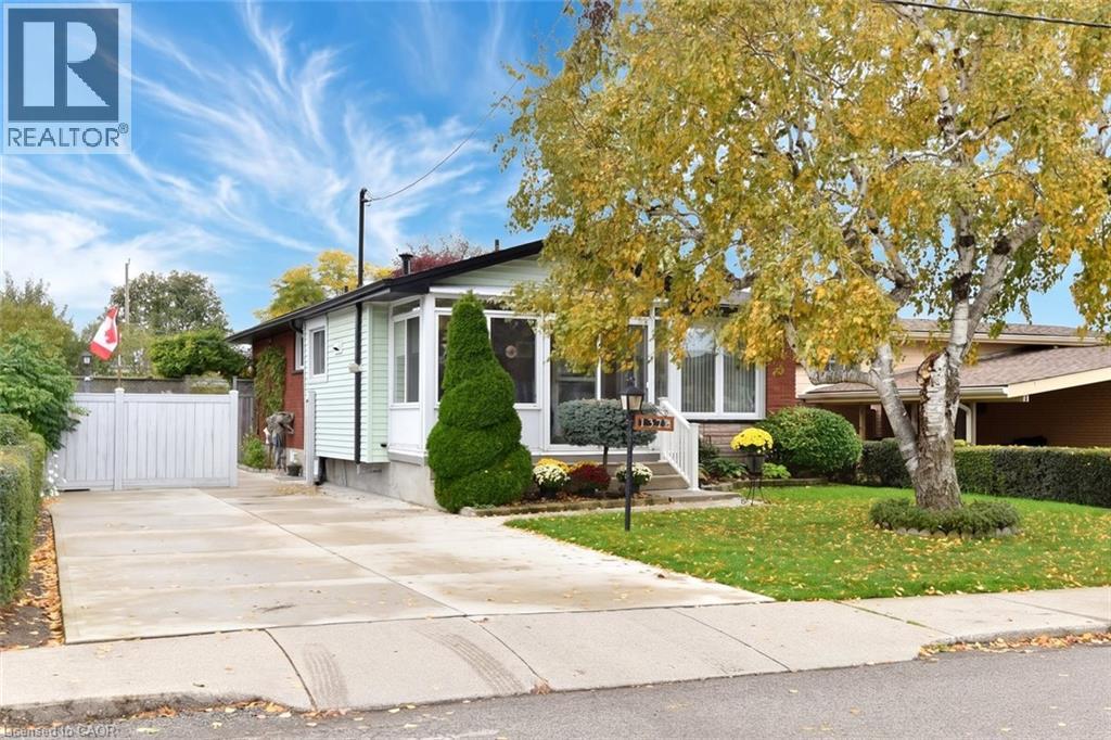 137 Fielding Crescent, Hamilton, Ontario  L8V 2P7 - Photo 2 - 40872154