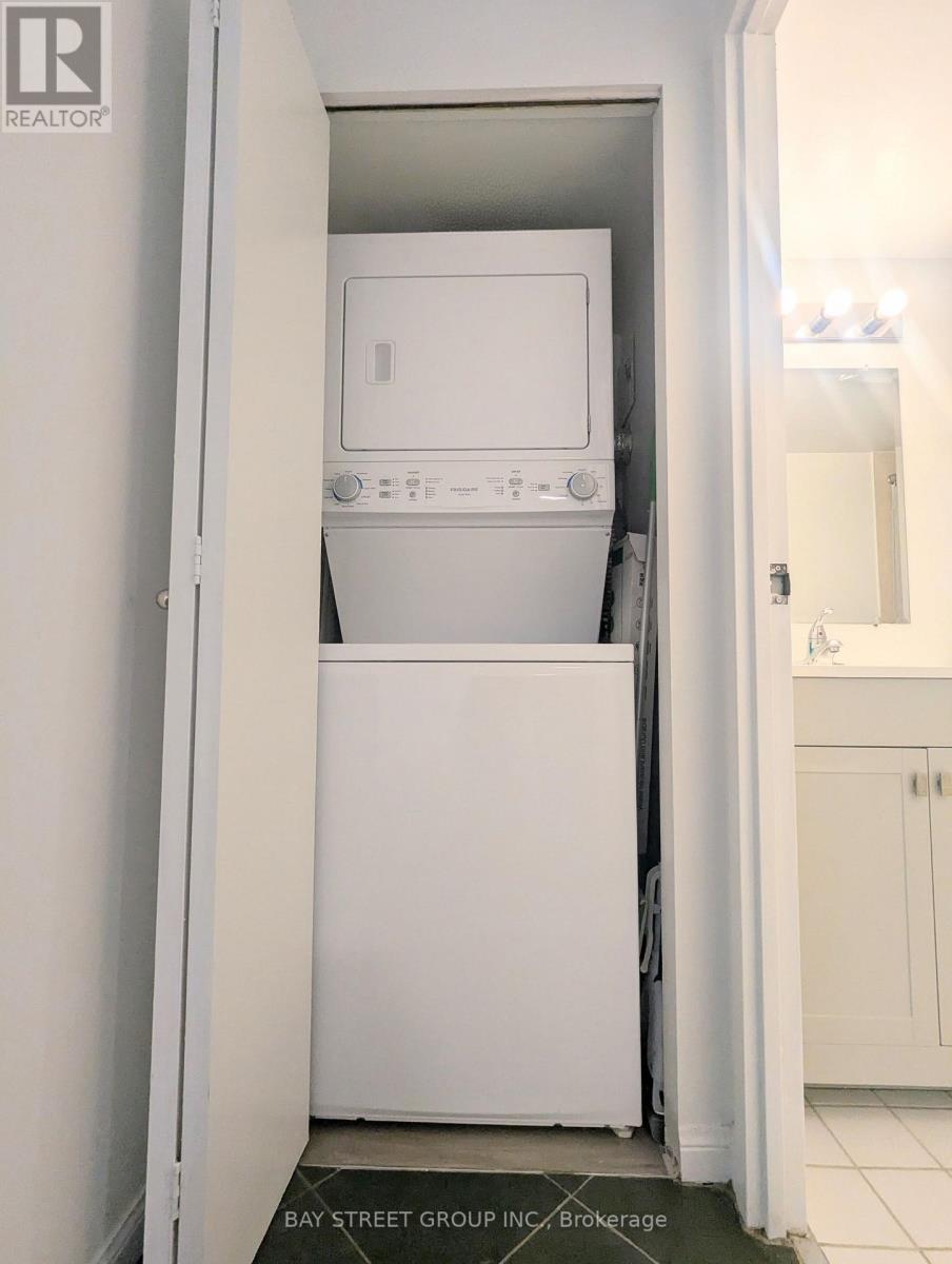 1106 - 25 Grenville Street, Toronto, Ontario  M4Y 2X5 - Photo 14 - C13886346