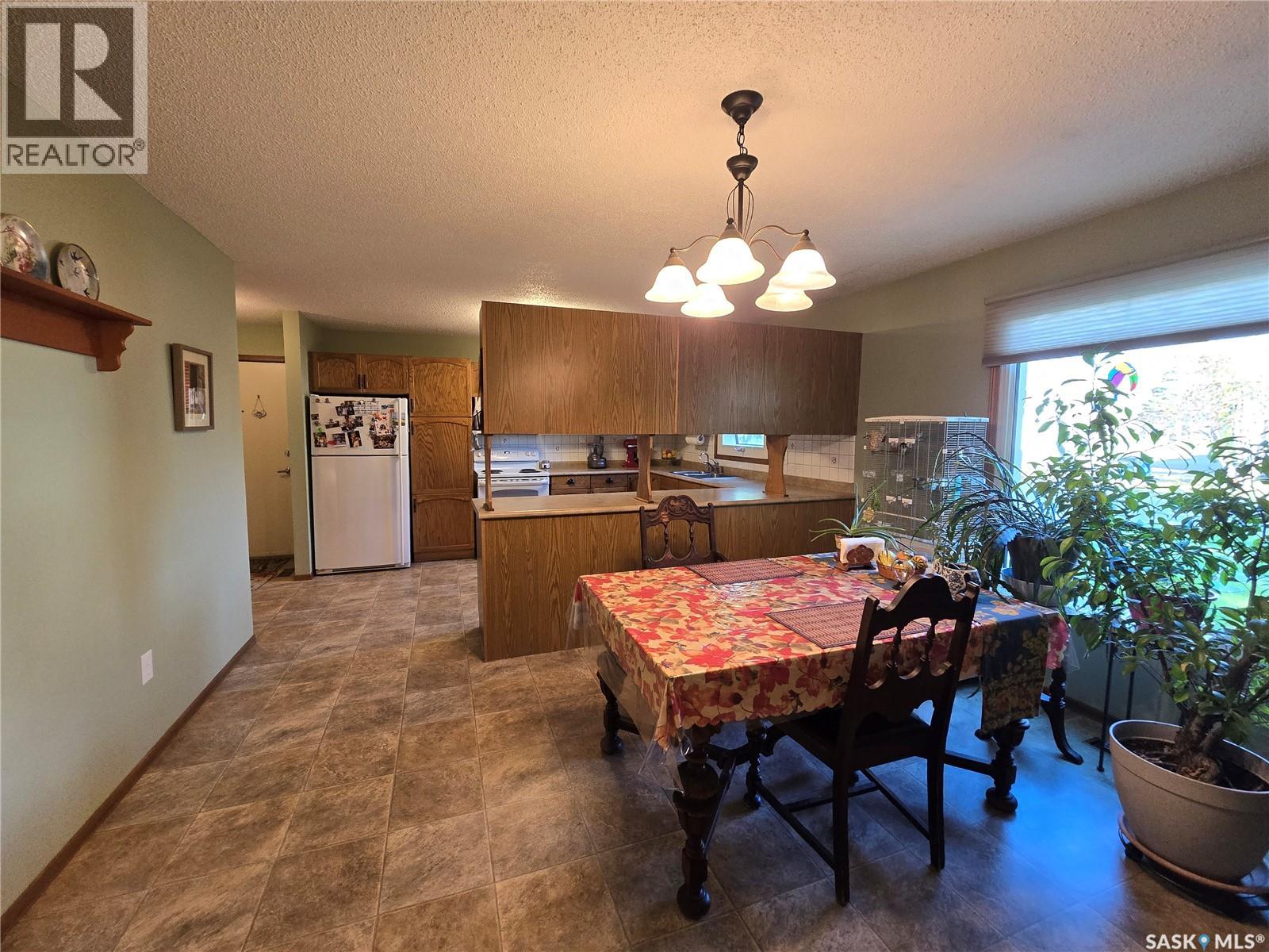 292 7th Avenue, Broadview, Saskatchewan  S0G 0K0 - Photo 10 - SK051501