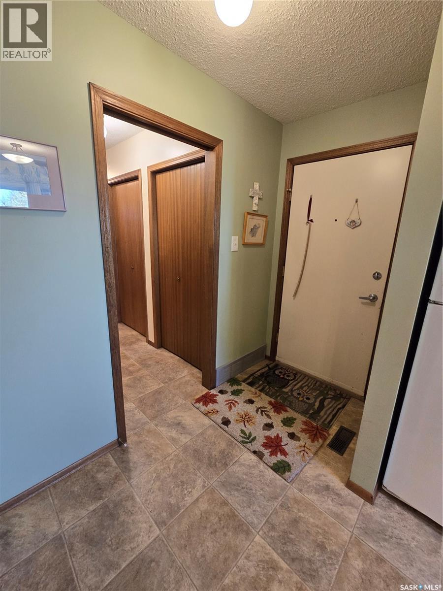 292 7th Avenue, Broadview, Saskatchewan  S0G 0K0 - Photo 17 - SK051501