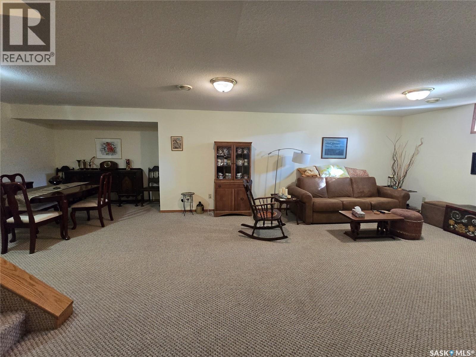 292 7th Avenue, Broadview, Saskatchewan  S0G 0K0 - Photo 38 - SK051501