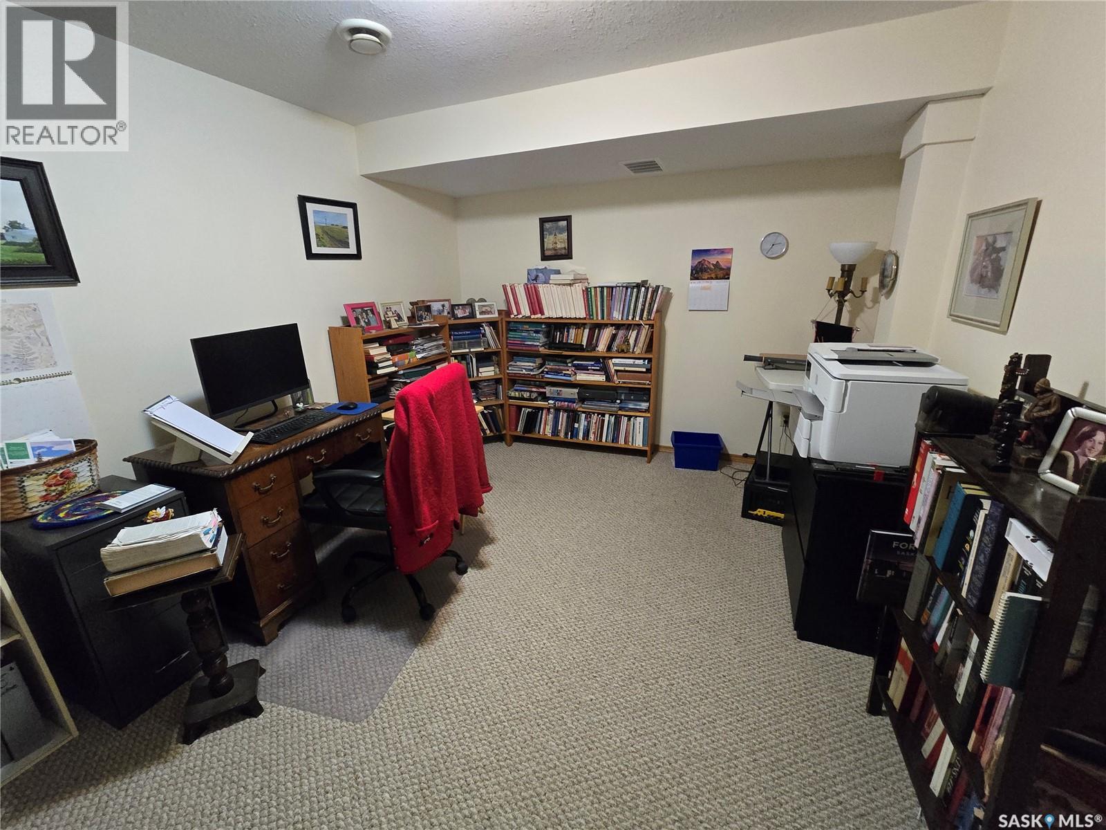 292 7th Avenue, Broadview, Saskatchewan  S0G 0K0 - Photo 45 - SK051501
