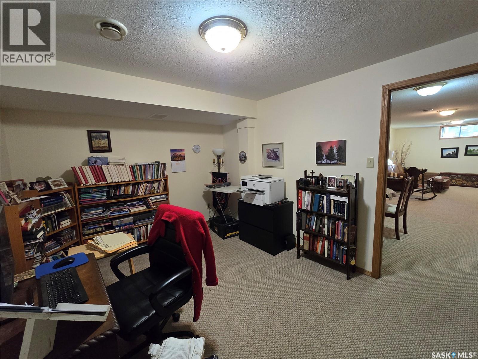 292 7th Avenue, Broadview, Saskatchewan  S0G 0K0 - Photo 46 - SK051501
