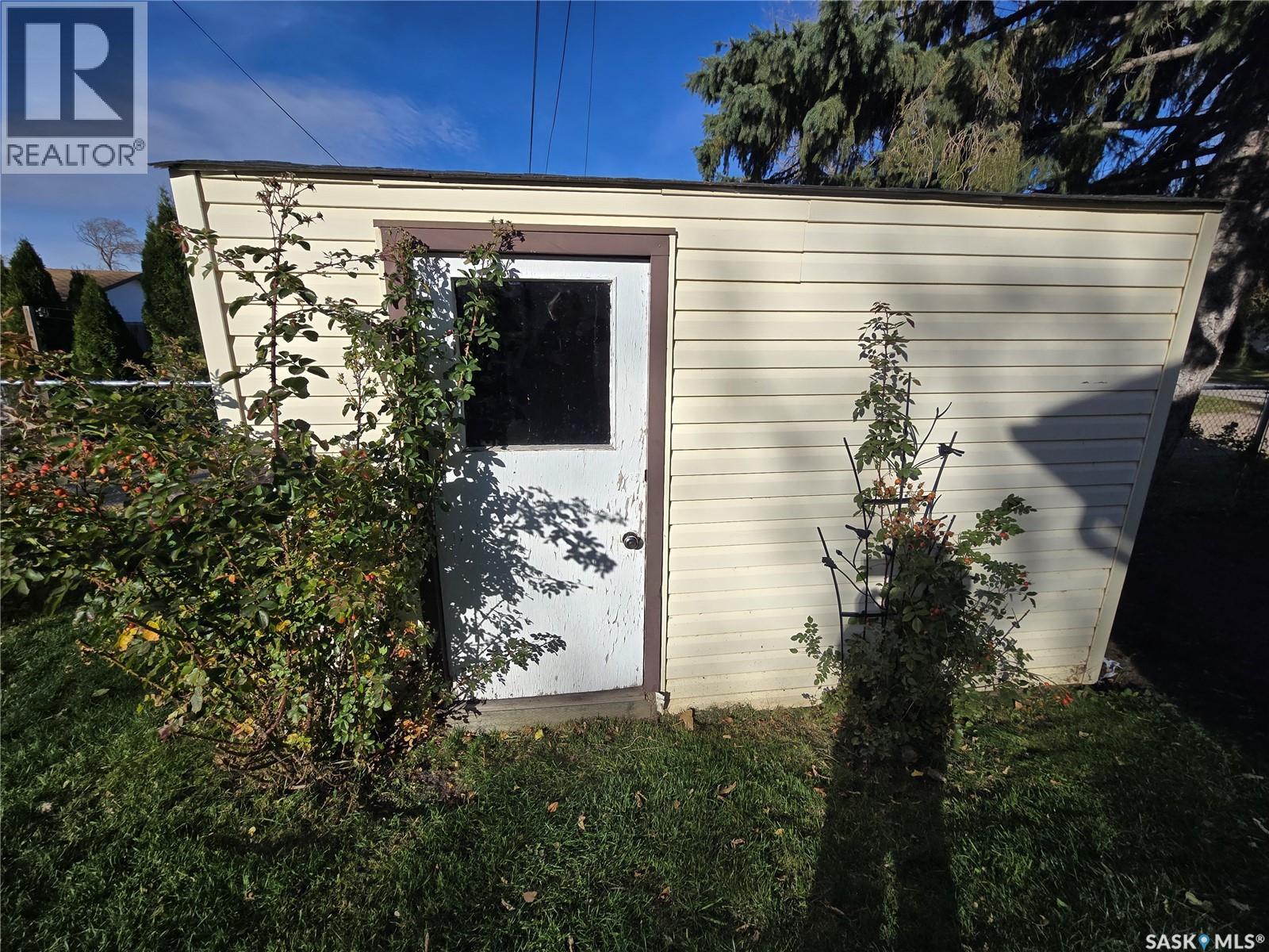 292 7th Avenue, Broadview, Saskatchewan  S0G 0K0 - Photo 50 - SK051501