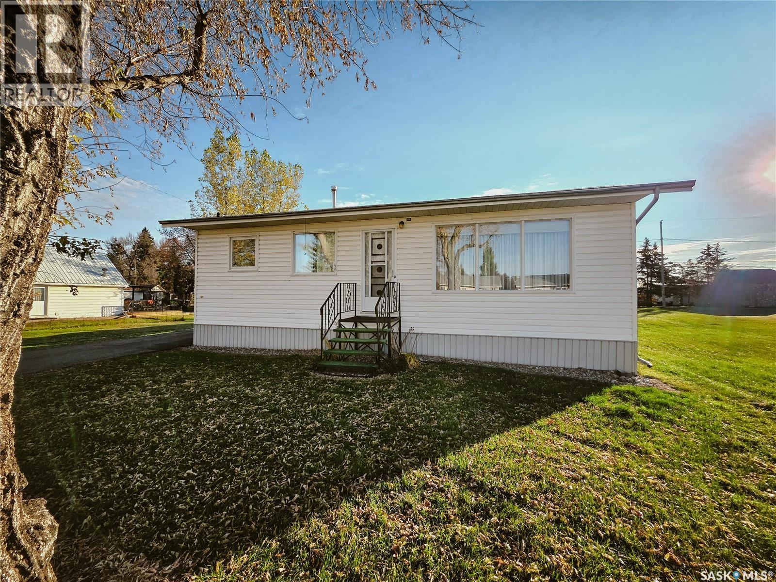 182 Scotia Street, Melville, Saskatchewan  S0A 2P0 - Photo 1 - SK051435