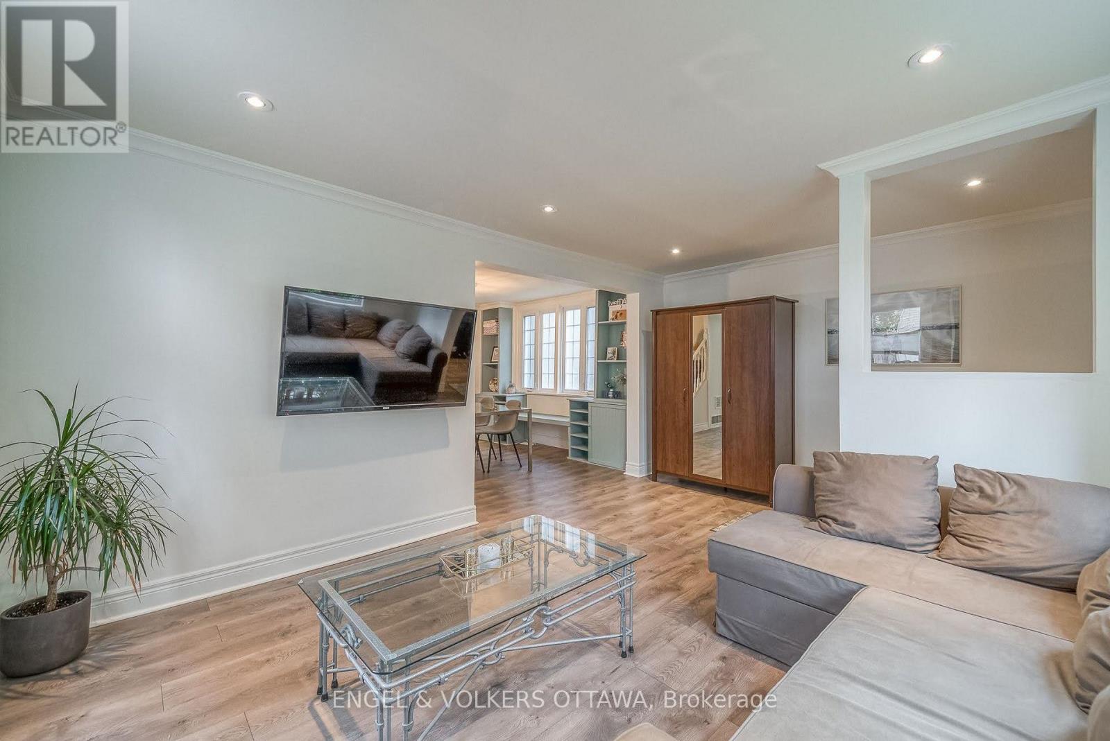 379 Madison Avenue, Ottawa, Ontario K2A 0B6 - Photo 5 - X14096104