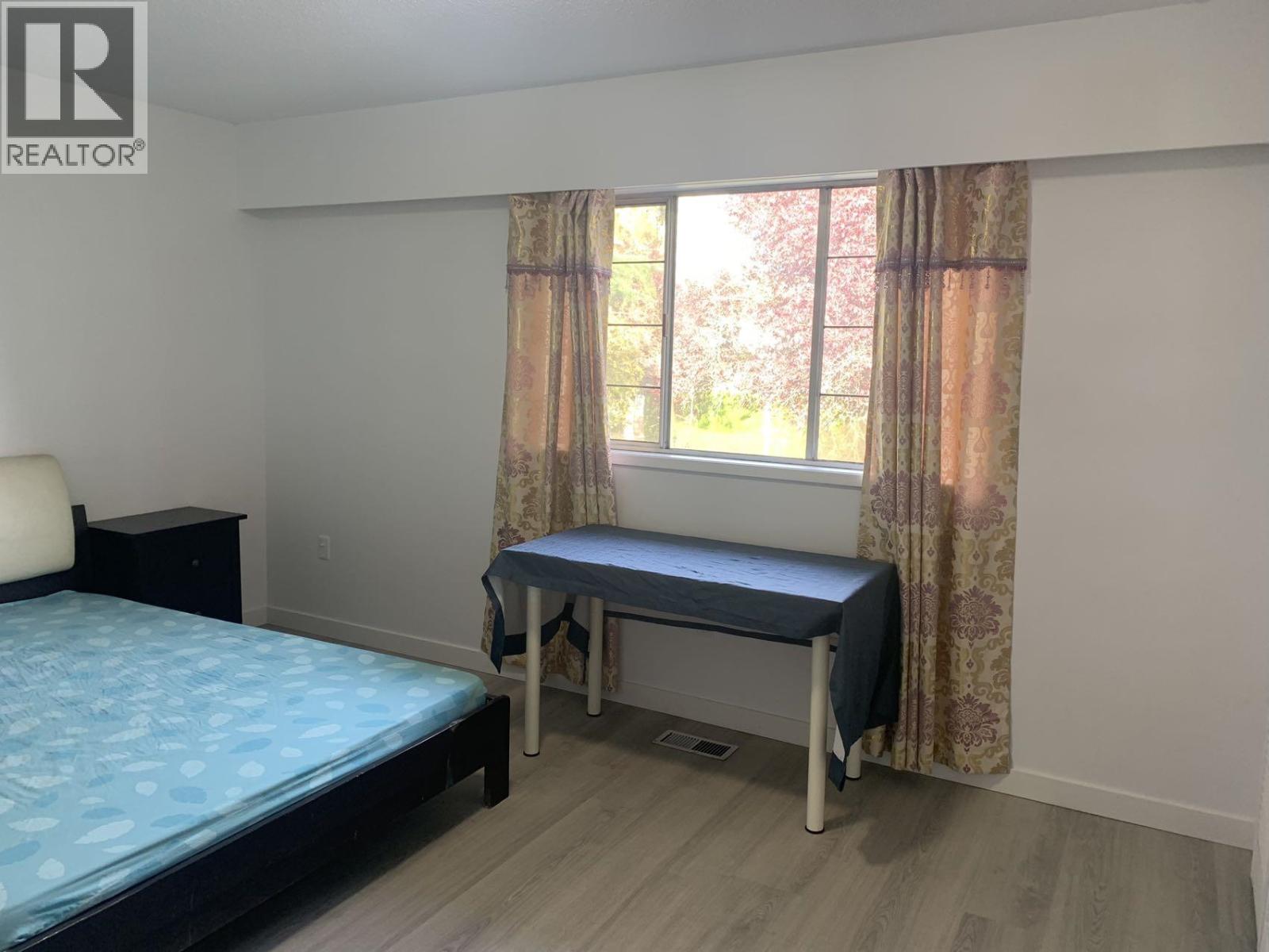 Upper/downstair 8540 Rosemary Ave, Richmond, British Columbia  V7A 2K9 - Photo 10 - R3176789
