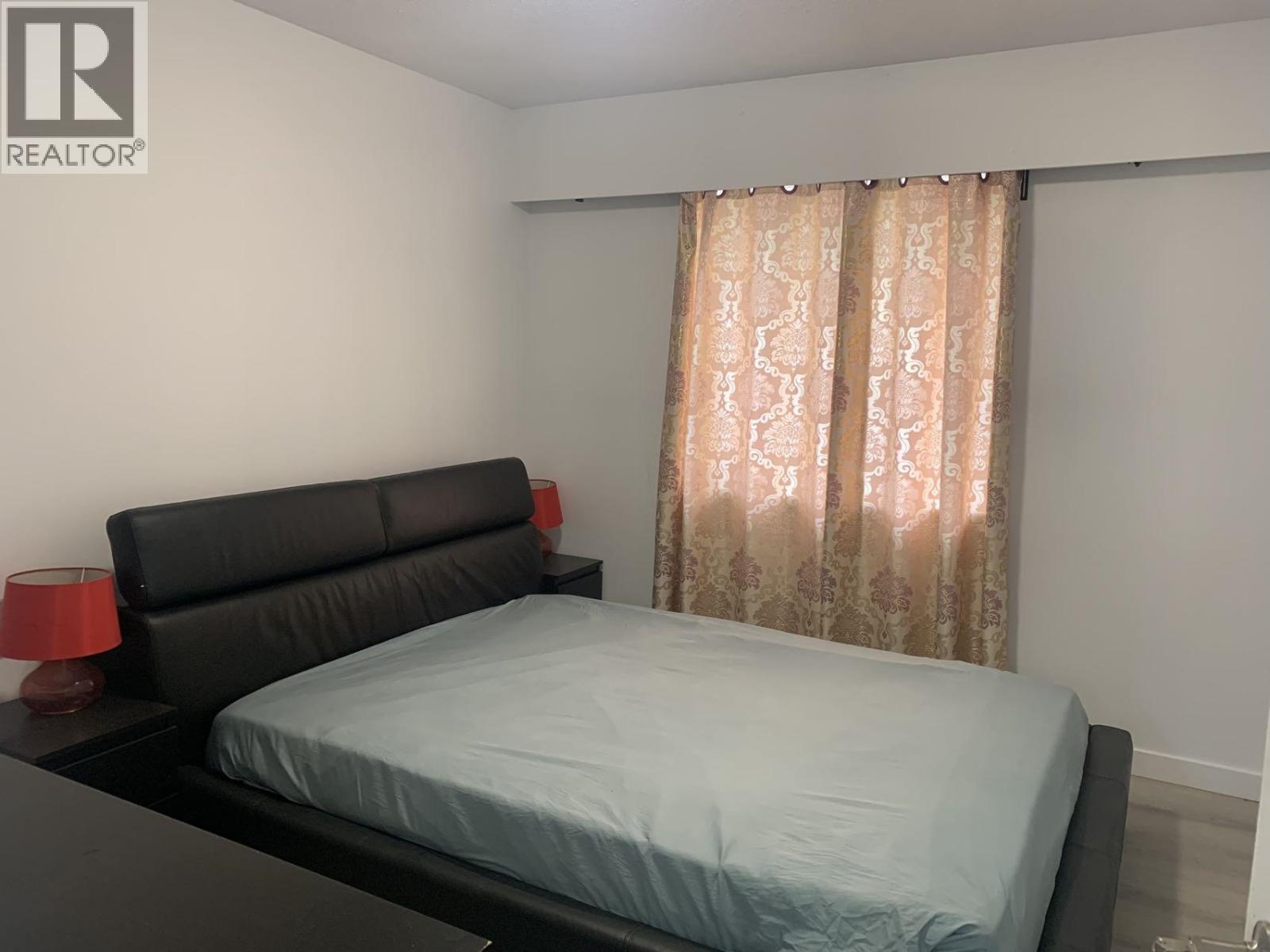 Upper/downstair 8540 Rosemary Ave, Richmond, British Columbia  V7A 2K9 - Photo 12 - R3176789
