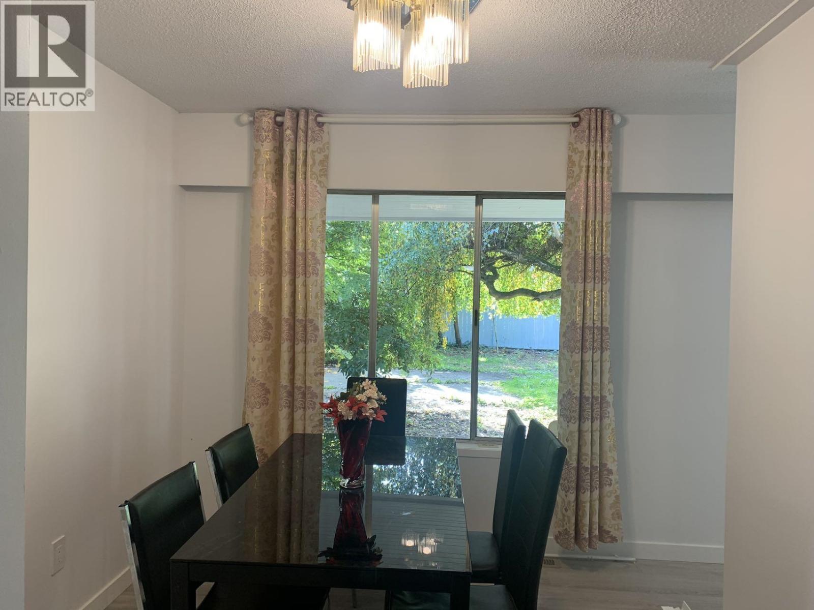 Upper/downstair 8540 Rosemary Ave, Richmond, British Columbia  V7A 2K9 - Photo 14 - R3176789