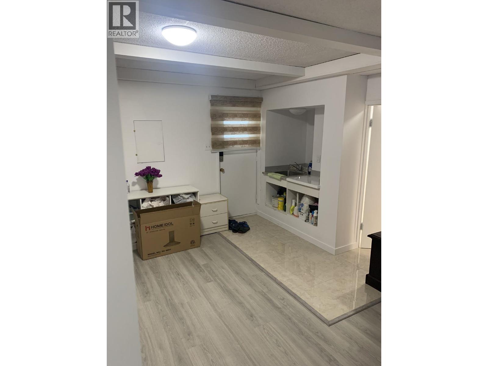 Upper/downstair 8540 Rosemary Ave, Richmond, British Columbia  V7A 2K9 - Photo 18 - R3176789