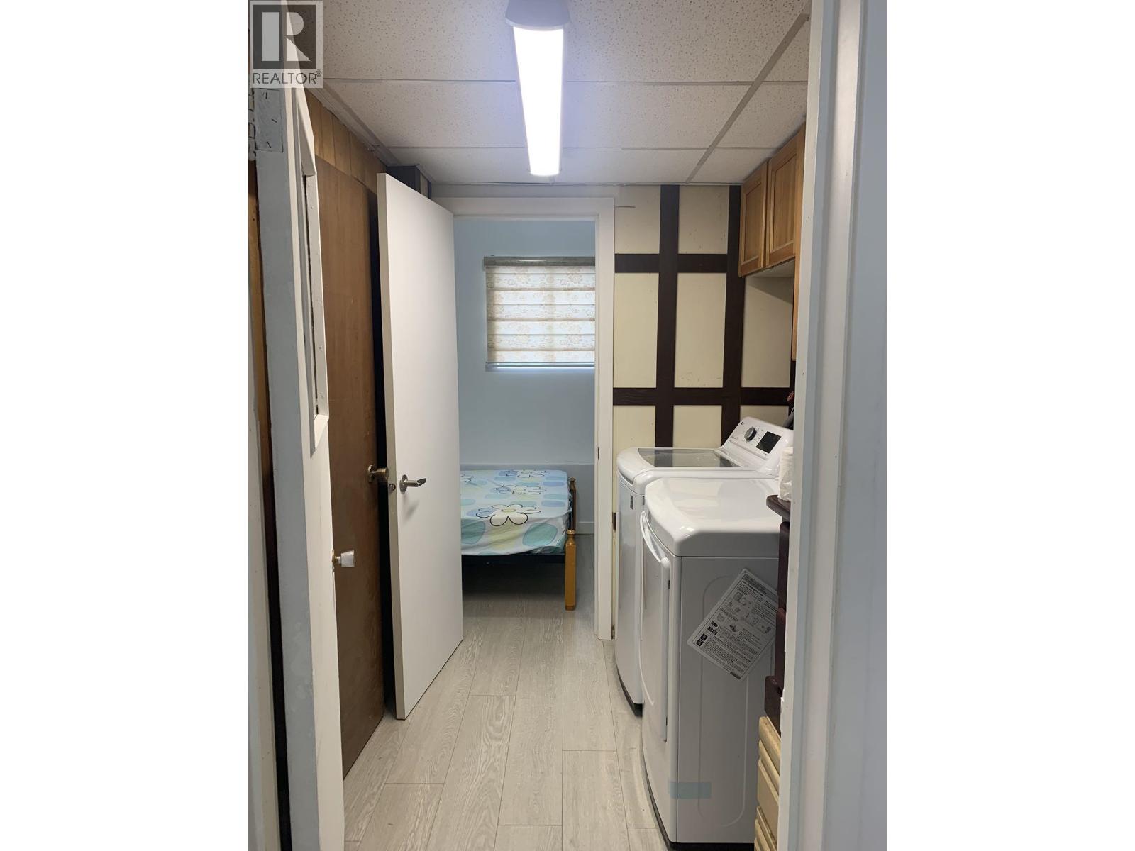 Upper/downstair 8540 Rosemary Ave, Richmond, British Columbia  V7A 2K9 - Photo 21 - R3176789