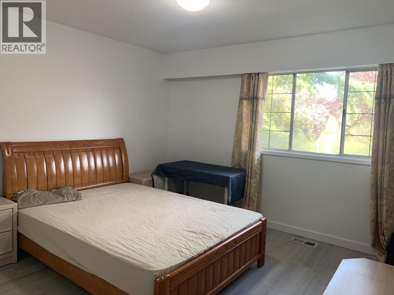 Upper/downstair 8540 Rosemary Ave, Richmond, British Columbia  V7A 2K9 - Photo 31 - R3176789