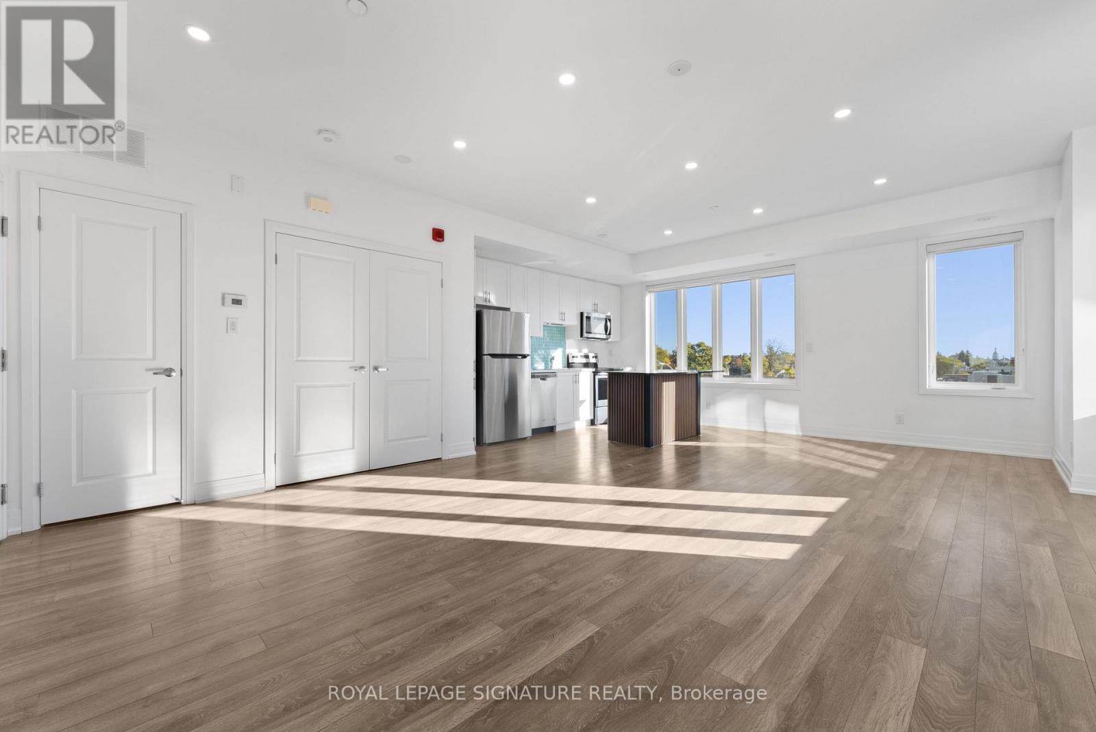 19 - 100 Long Branch Avenue, Toronto, Ontario  M8W 0C1 - Photo 1 - W14096074