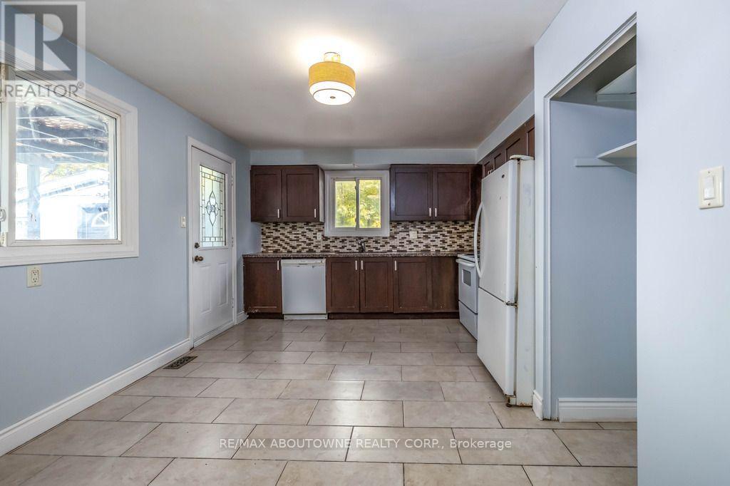 4 Glamis Court, Hamilton, Ontario L9C 6B3 - Photo 21 - X14096076