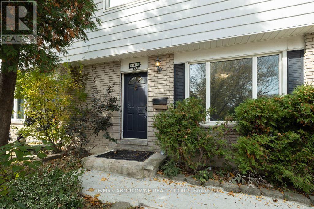 4 Glamis Court, Hamilton, Ontario L9C 6B3 - Photo 7 - X14096076