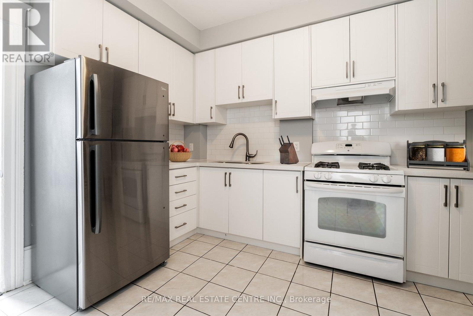1 - 1413 Dundas Street, Toronto, Ontario  M6J 1Y4 - Photo 13 - C14095790