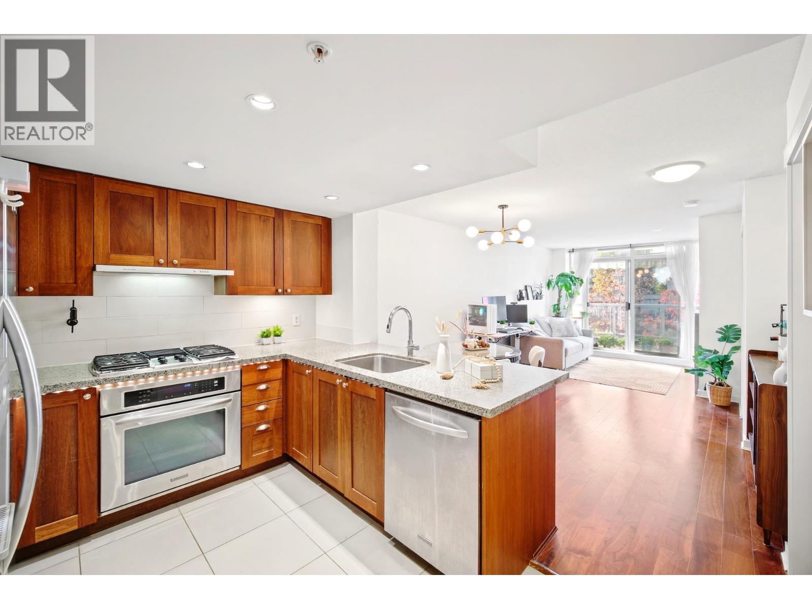 503 9371 HEMLOCK DRIVE