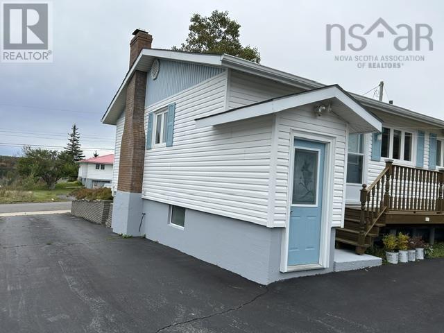 203 Hiram Street, Port Hawkesbury, Nova Scotia  B9A 2C3 - Photo 3 - 202626186