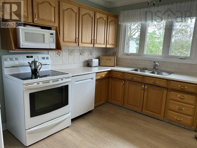 203 Hiram Street, Port Hawkesbury, Nova Scotia  B9A 2C3 - Photo 7 - 202626186