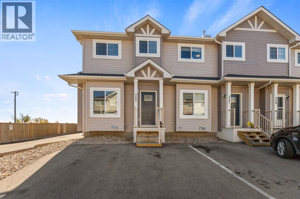 523 Strathaven Mews