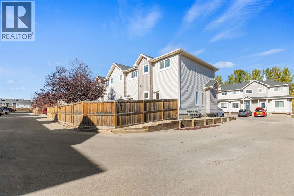 523 Strathaven Mews