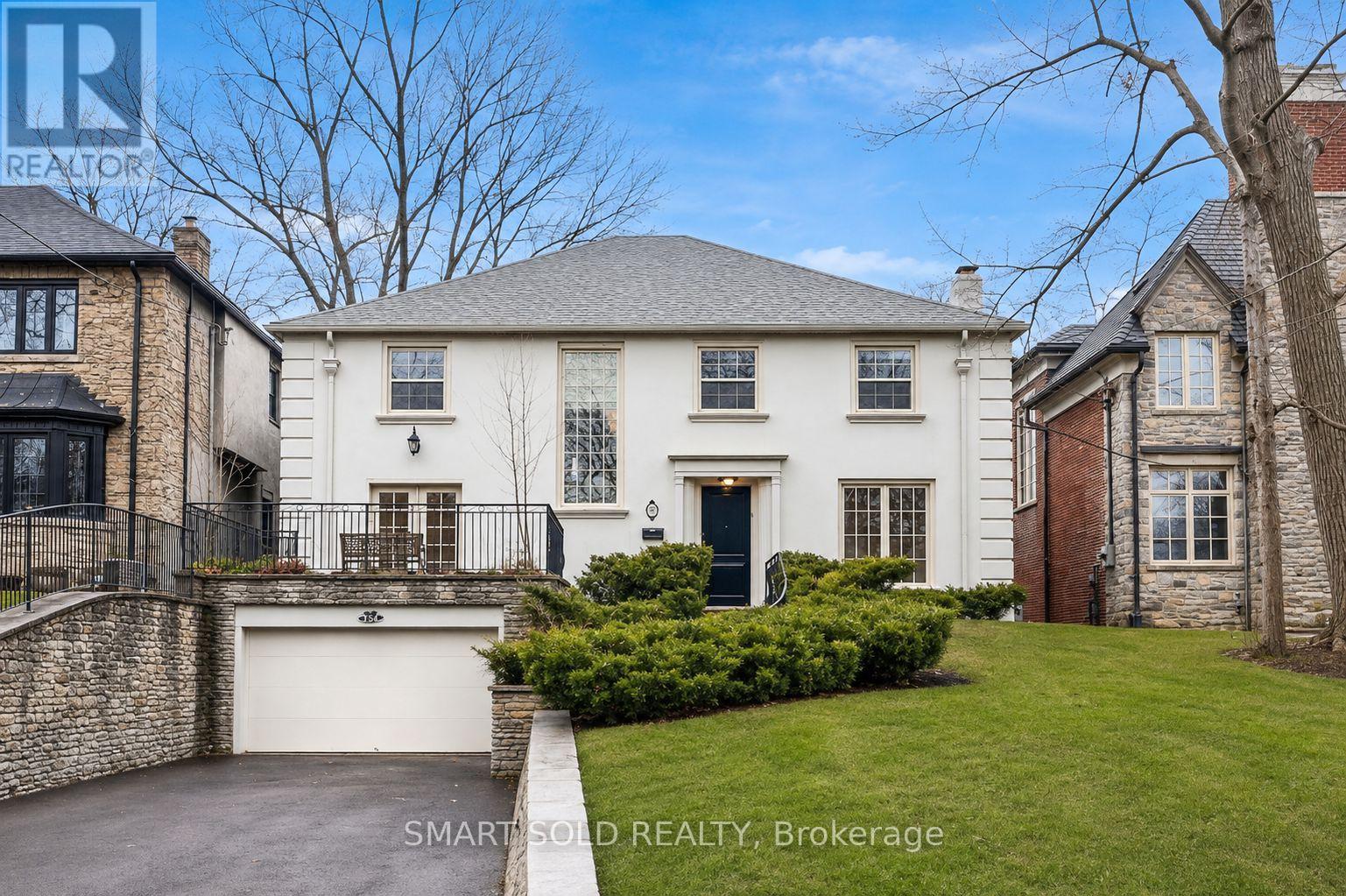 347 CORTLEIGH BOULEVARD, Toronto, Ontario