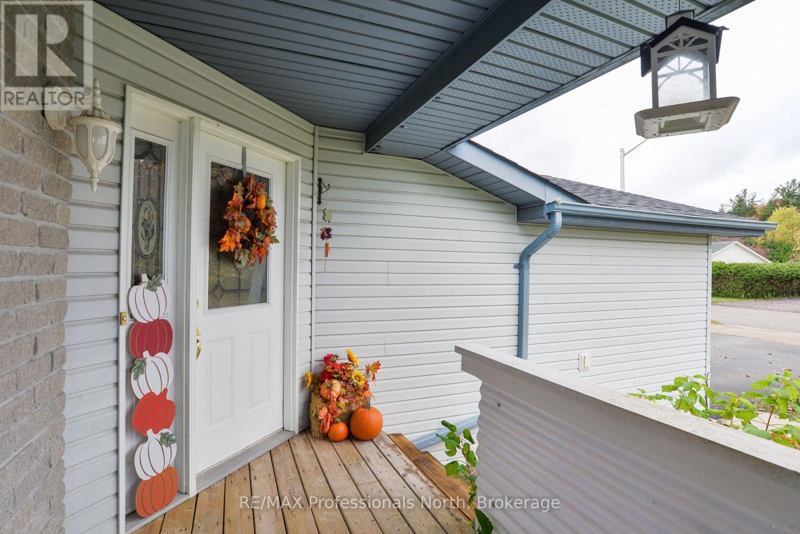 34 Killdeer Crescent, Bracebridge (Monck (Bracebridge)), Ontario  P1L 1Z2 - Photo 3 - X14096156