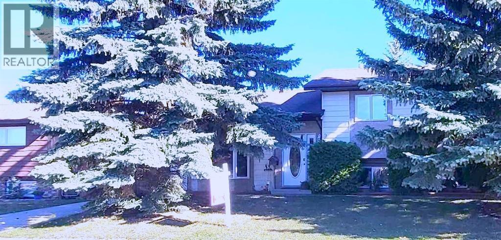 9 Ray Avenue, Red Deer, Alberta  T4P 3B9 - Photo 3 - A2349000