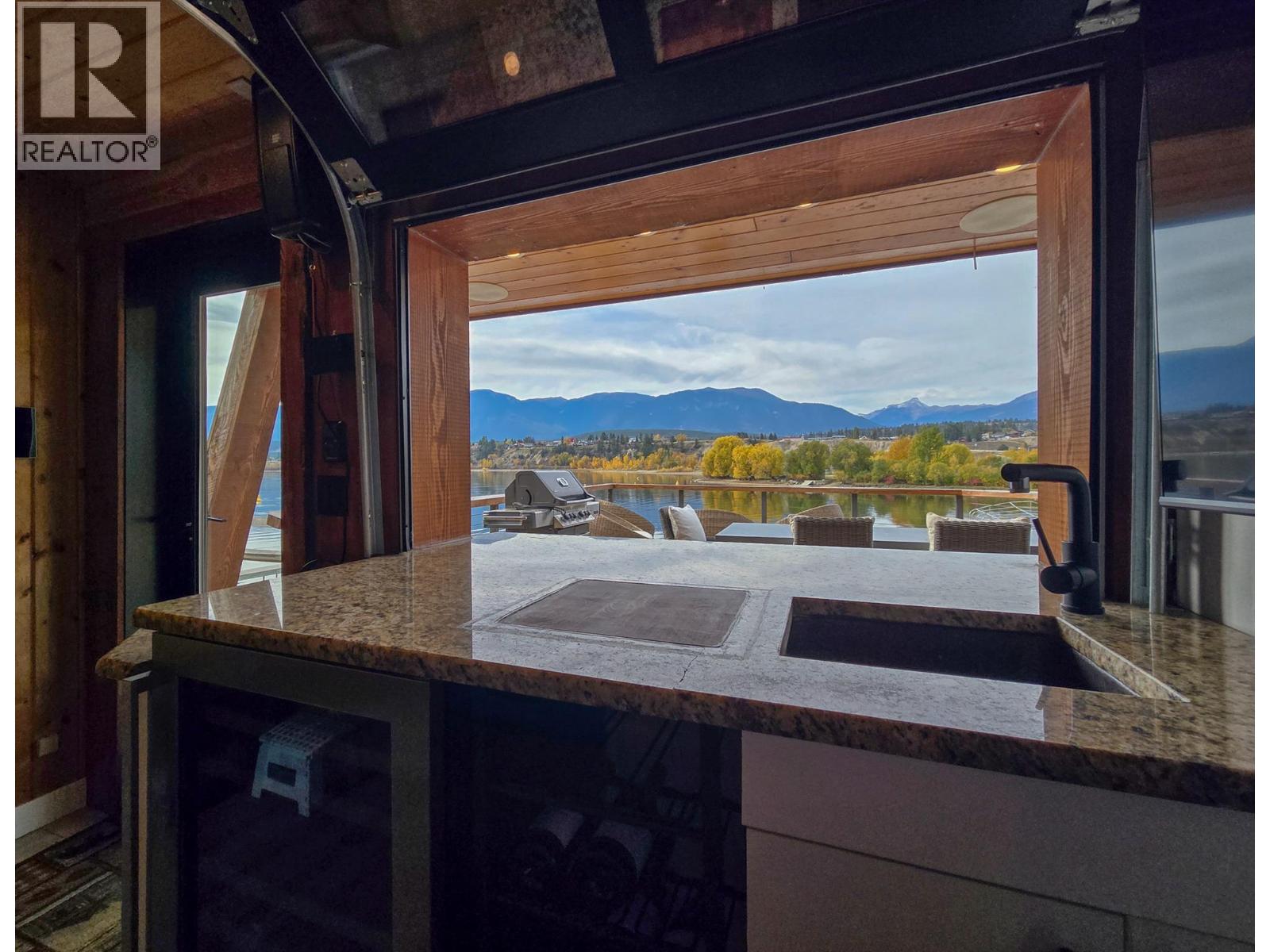 449 Lakeview Place, Invermere, British Columbia  V0A 1K3 - Photo 47 - 10403144