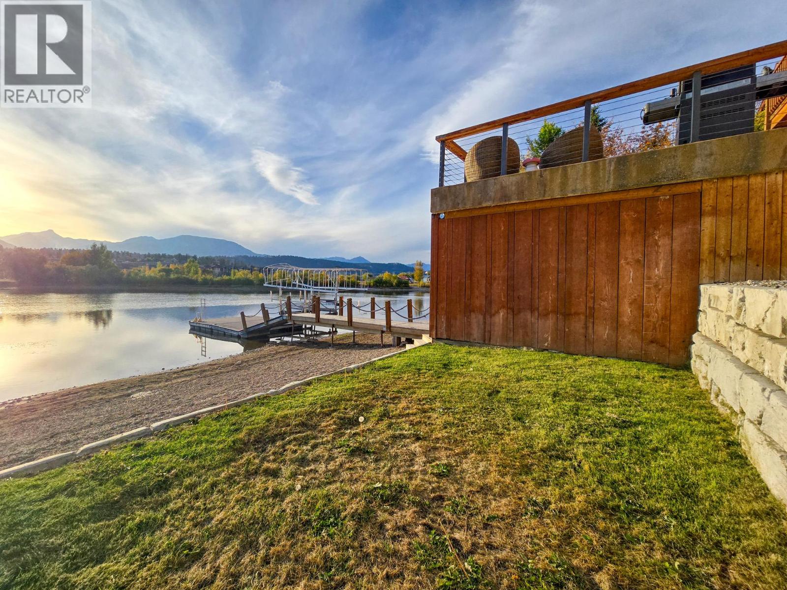 449 Lakeview Place, Invermere, British Columbia  V0A 1K3 - Photo 67 - 10403144