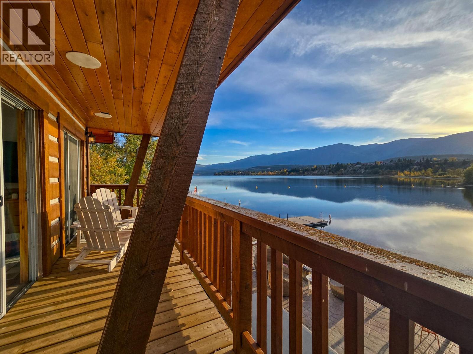 449 Lakeview Place, Invermere, British Columbia  V0A 1K3 - Photo 2 - 10403144