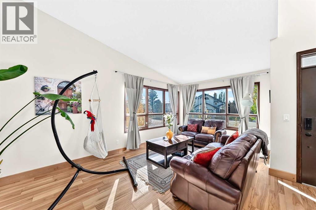 50 Hawkbury Close Nw, Calgary, Alberta  T3G 3N2 - Photo 5 - A2351790