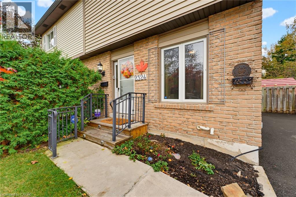 2324 MIDDLESMOOR Crescent, Burlington, Ontario