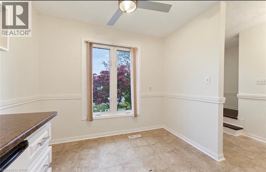 2324 Middlesmoor Crescent, Burlington, Ontario  L7P 3X7 - Photo 9 - 40872322
