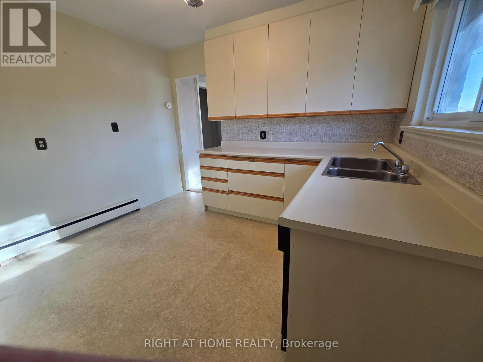 462 Madison Avenue, Oshawa, Ontario  L1J 2P6 - Photo 7 - E14096196