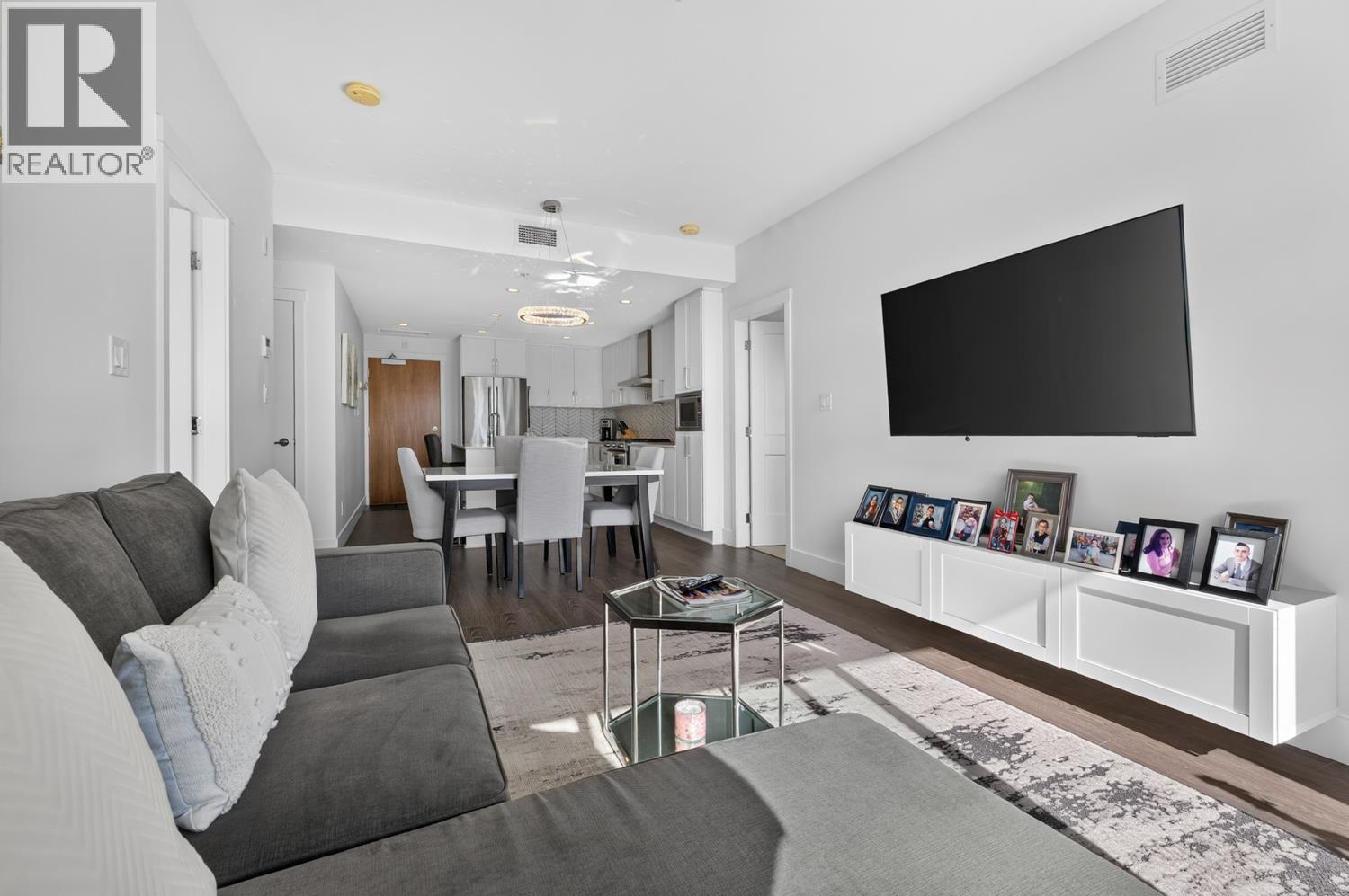 508 4477 HASTINGS STREET