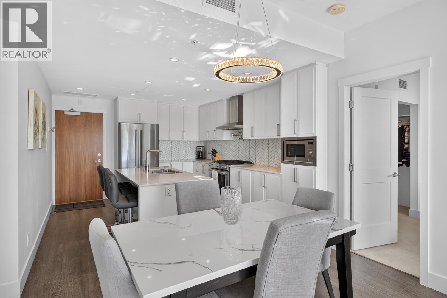 508 4477 HASTINGS STREET