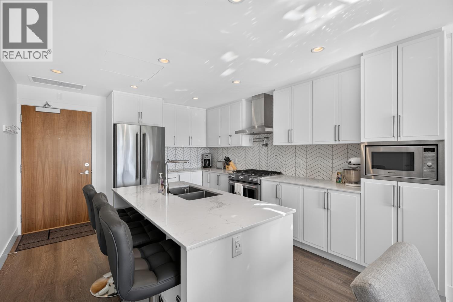 508 4477 HASTINGS STREET