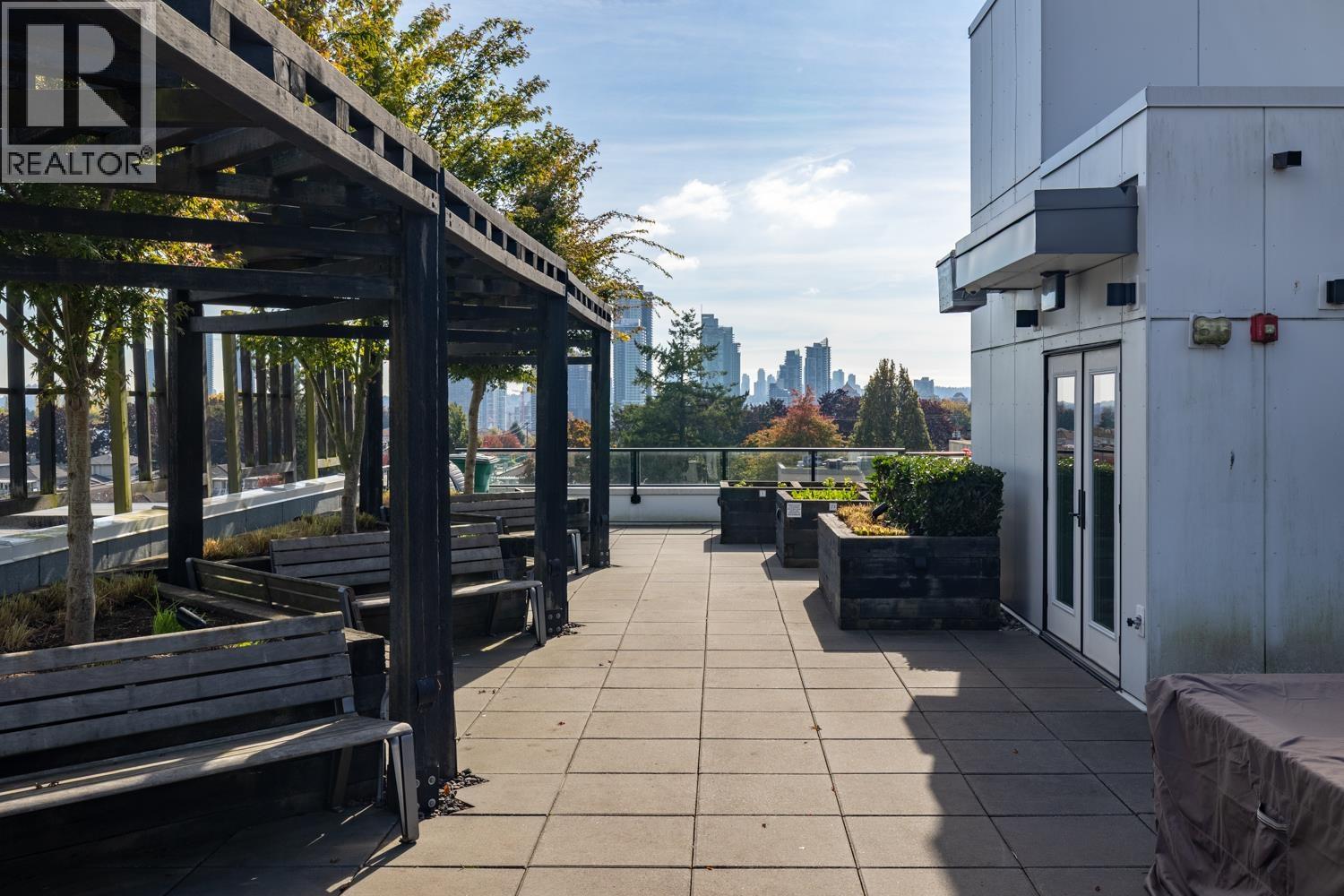 508 4477 HASTINGS STREET