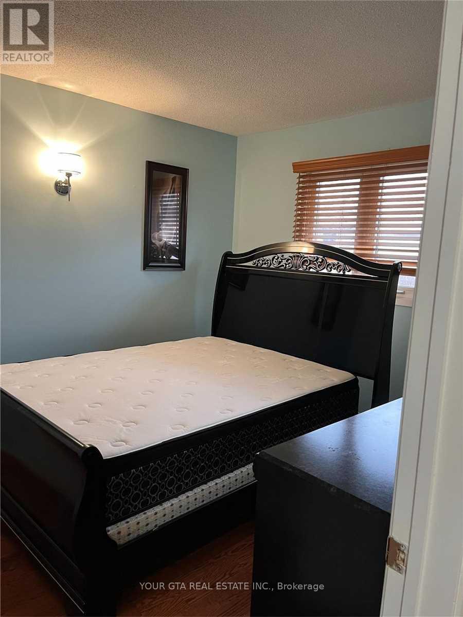 20 Luminous Court, Brampton, Ontario  L6Z 2B3 - Photo 13 - W14096188