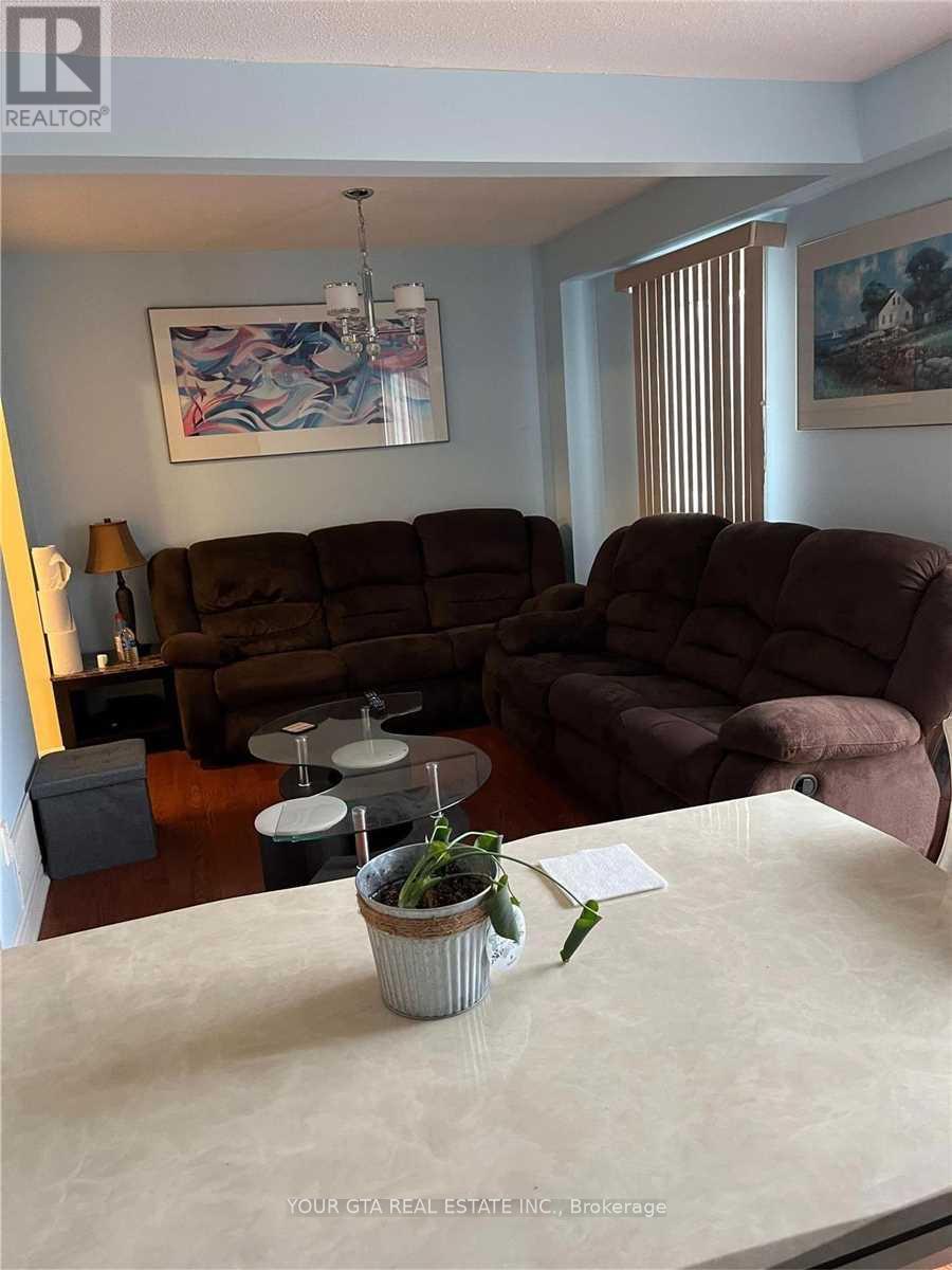 20 Luminous Court, Brampton, Ontario  L6Z 2B3 - Photo 5 - W14096188