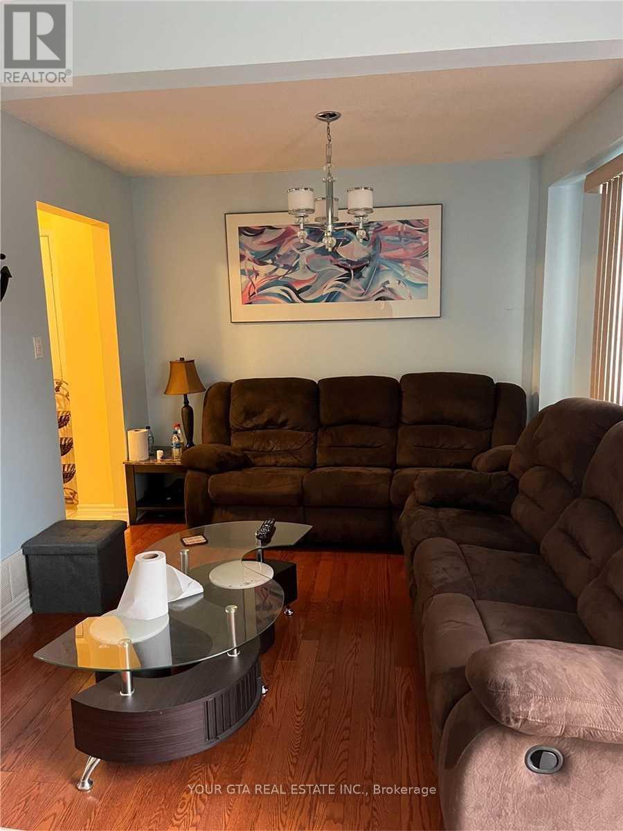 20 Luminous Court, Brampton, Ontario  L6Z 2B3 - Photo 6 - W14096188