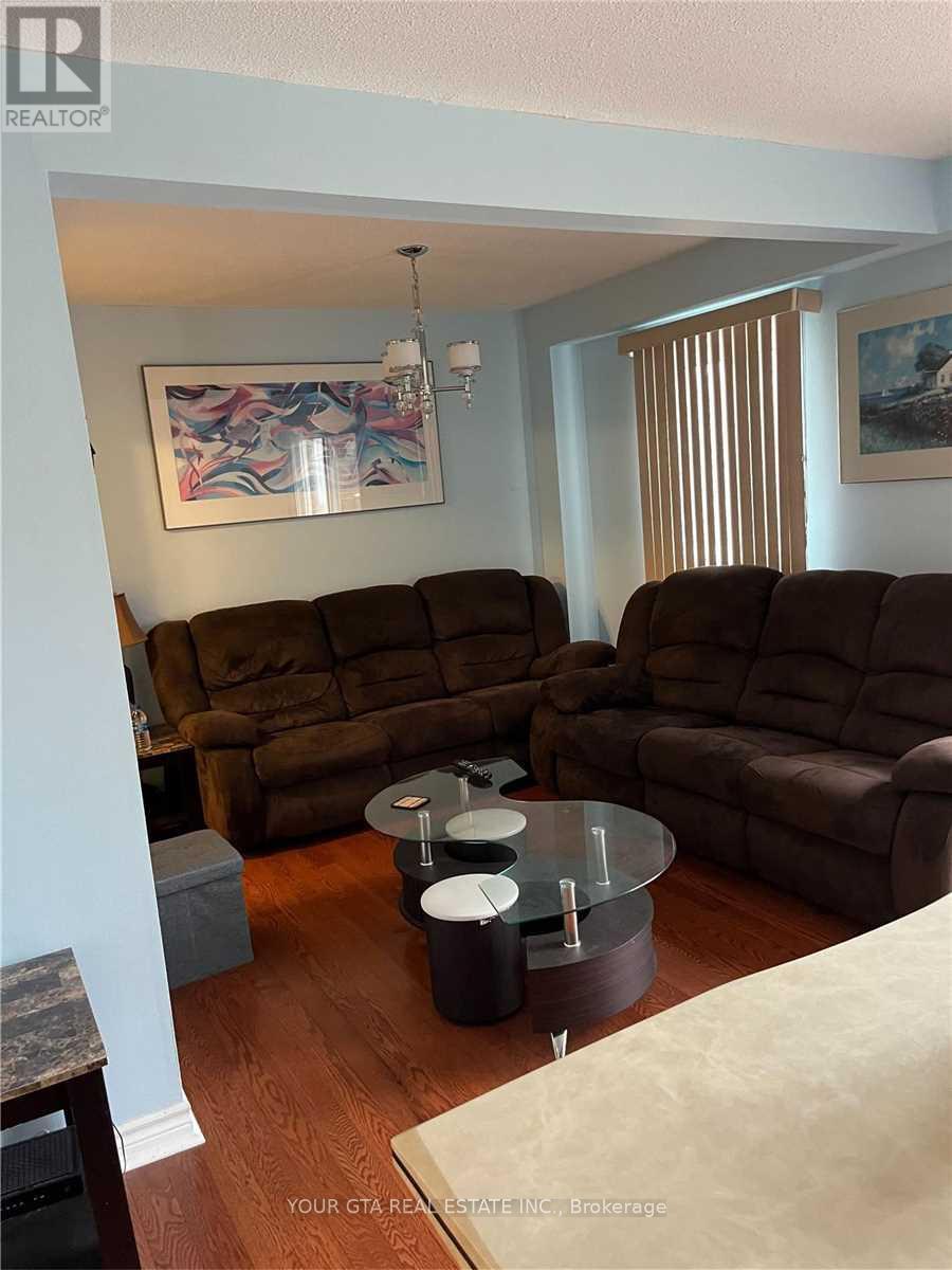 20 Luminous Court, Brampton, Ontario  L6Z 2B3 - Photo 8 - W14096188