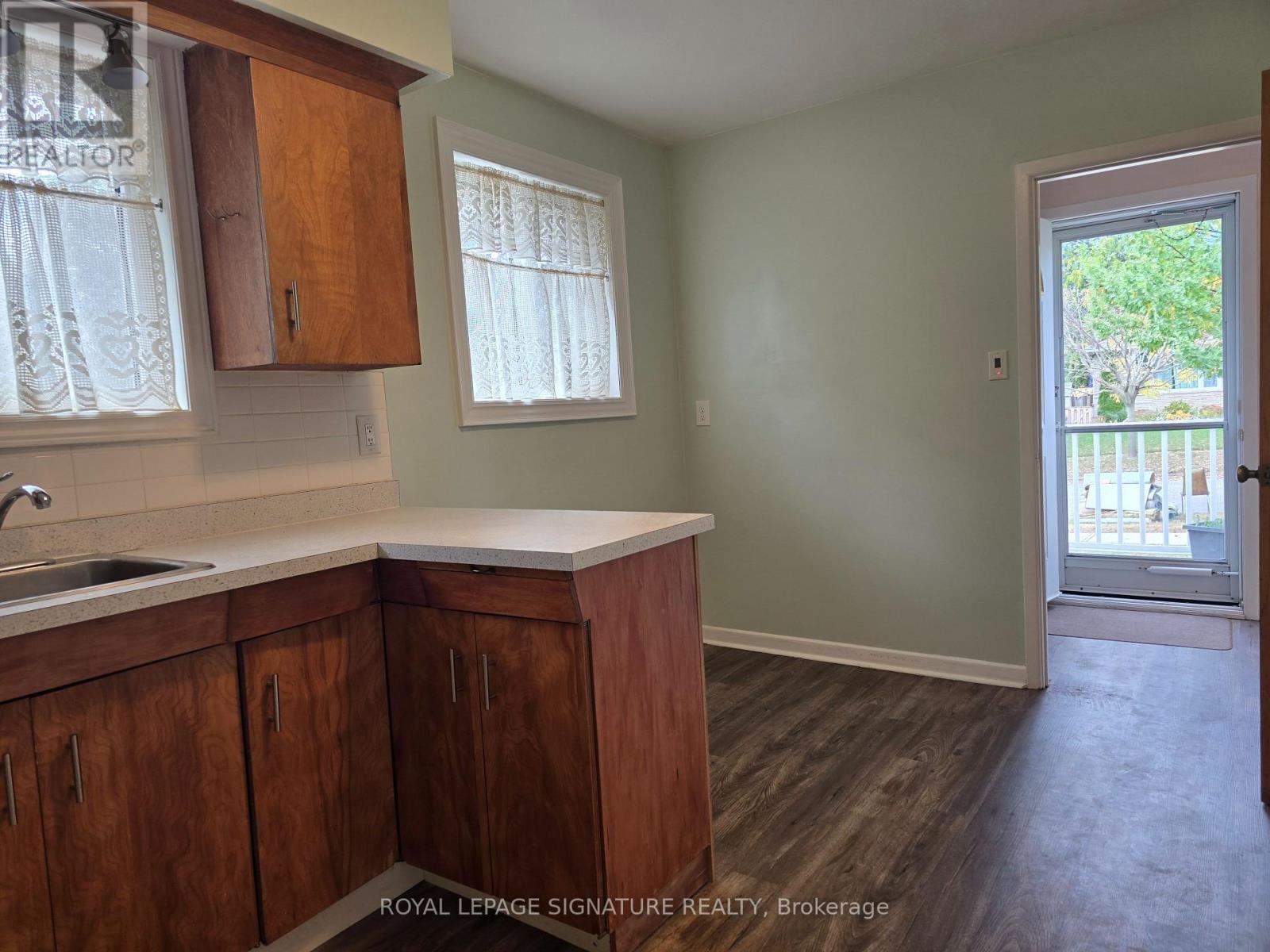 7 Scotchdale Avenue, Toronto, Ontario  M1J 2N4 - Photo 10 - E14084438