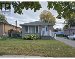 7 SCOTCHDALE AVENUE, Toronto, Ontario
