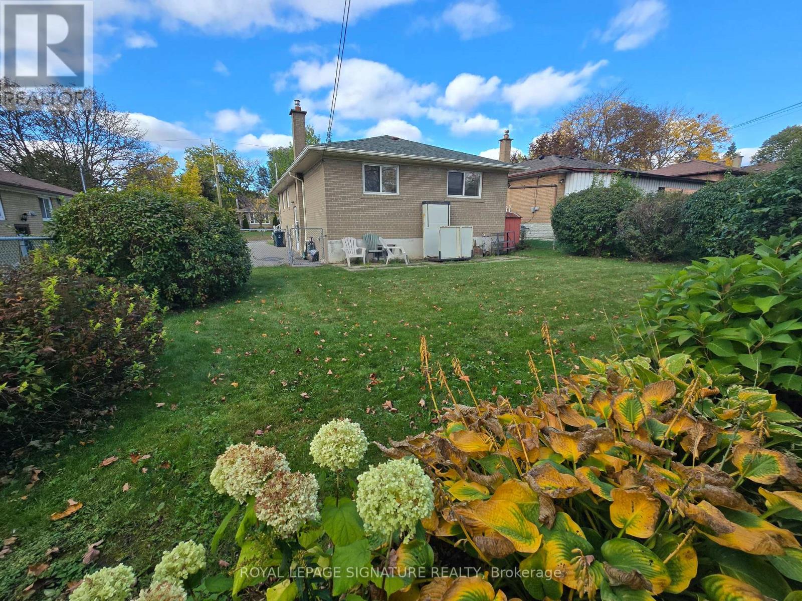 7 Scotchdale Avenue, Toronto, Ontario  M1J 2N4 - Photo 3 - E14084438