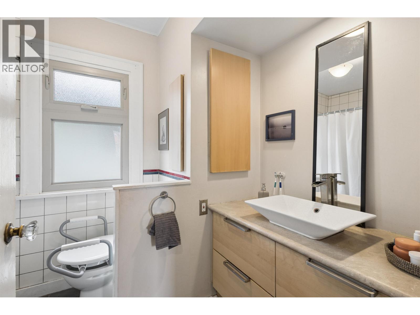 75 N Slocan Street, Vancouver, British Columbia  V5K 3M1 - Photo 14 - R3176807
