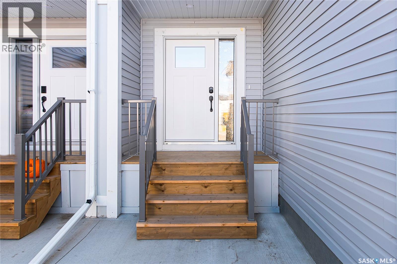 528 Myles Heidt Manor, Saskatoon, Saskatchewan  S7W 1H9 - Photo 3 - SK051335